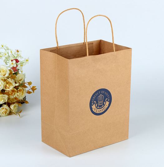 Sacco di carta regalo personalizzato più economico / Sacchetto di carta kraft marrone riciclabile / Sacchetti della spesa alla moda del sacchetto di carta kraft bianco custom cheapest gift paper bag/Recyclable brown kraft paper bag/white kraft paper bag fashionable shopping bags