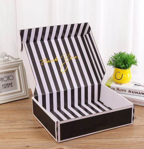 Custom clothes packaging box / clothing shipping box 